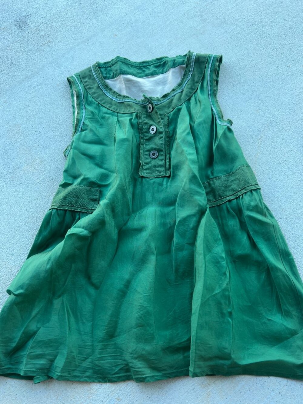 Kuho small silk green top‎